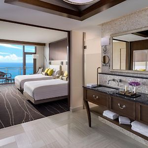 Premier Oceanfront Twin Room